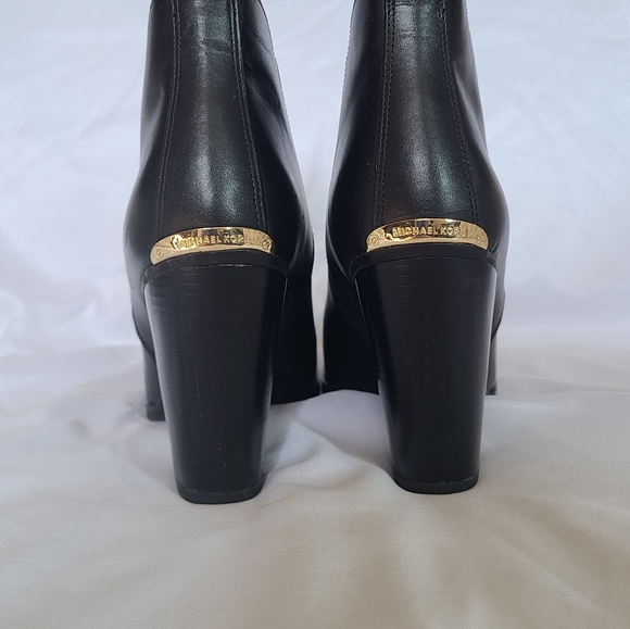Michael Kors Leather Ankle Boots Size 8.5 - Picture 3 of 7